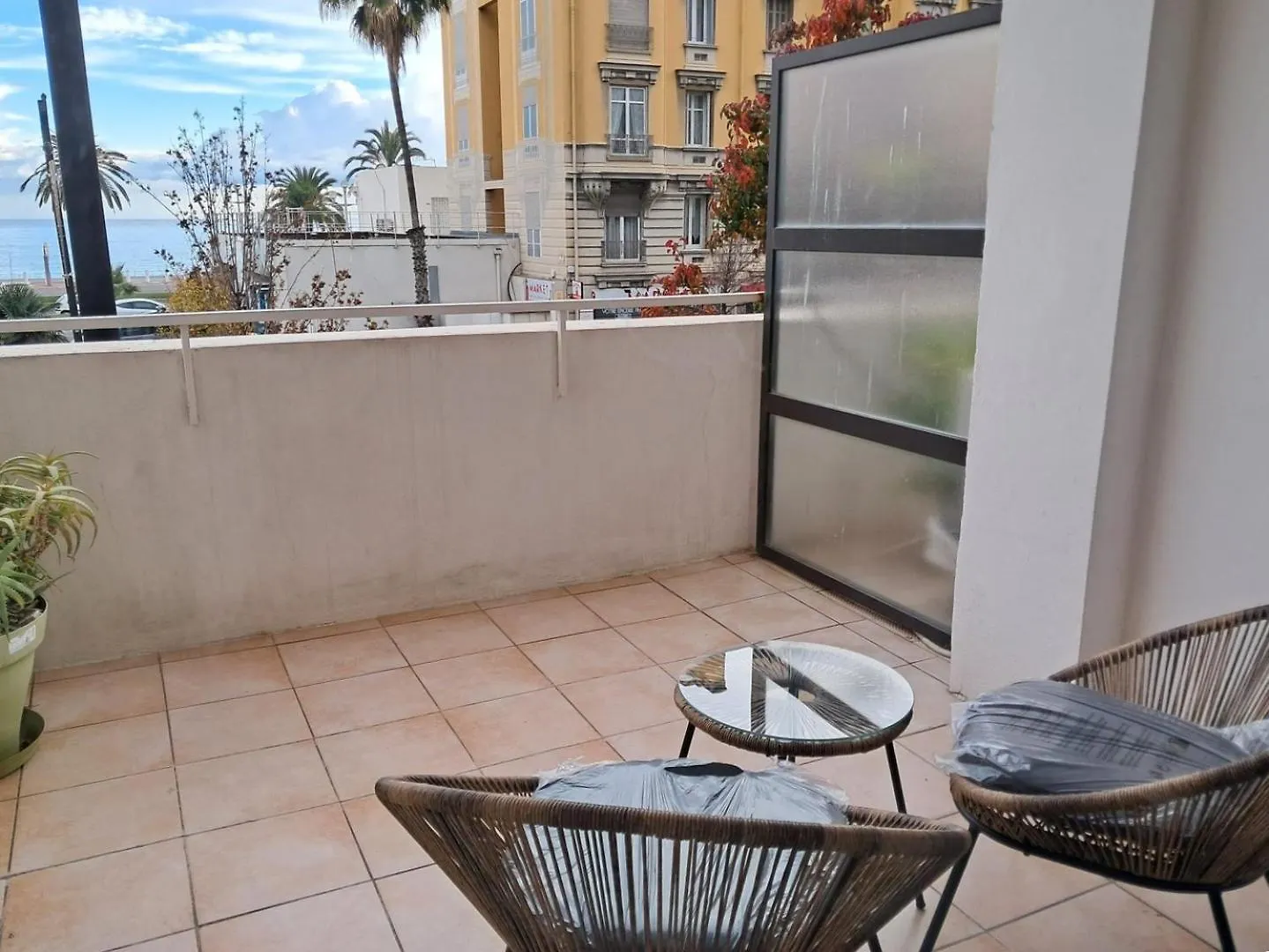 Apartament Large T2 50M From The Beaches Nicea
